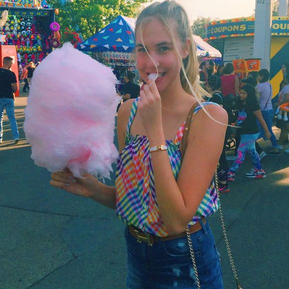 Meet your Posher, Whitney - Picture 1 of 1